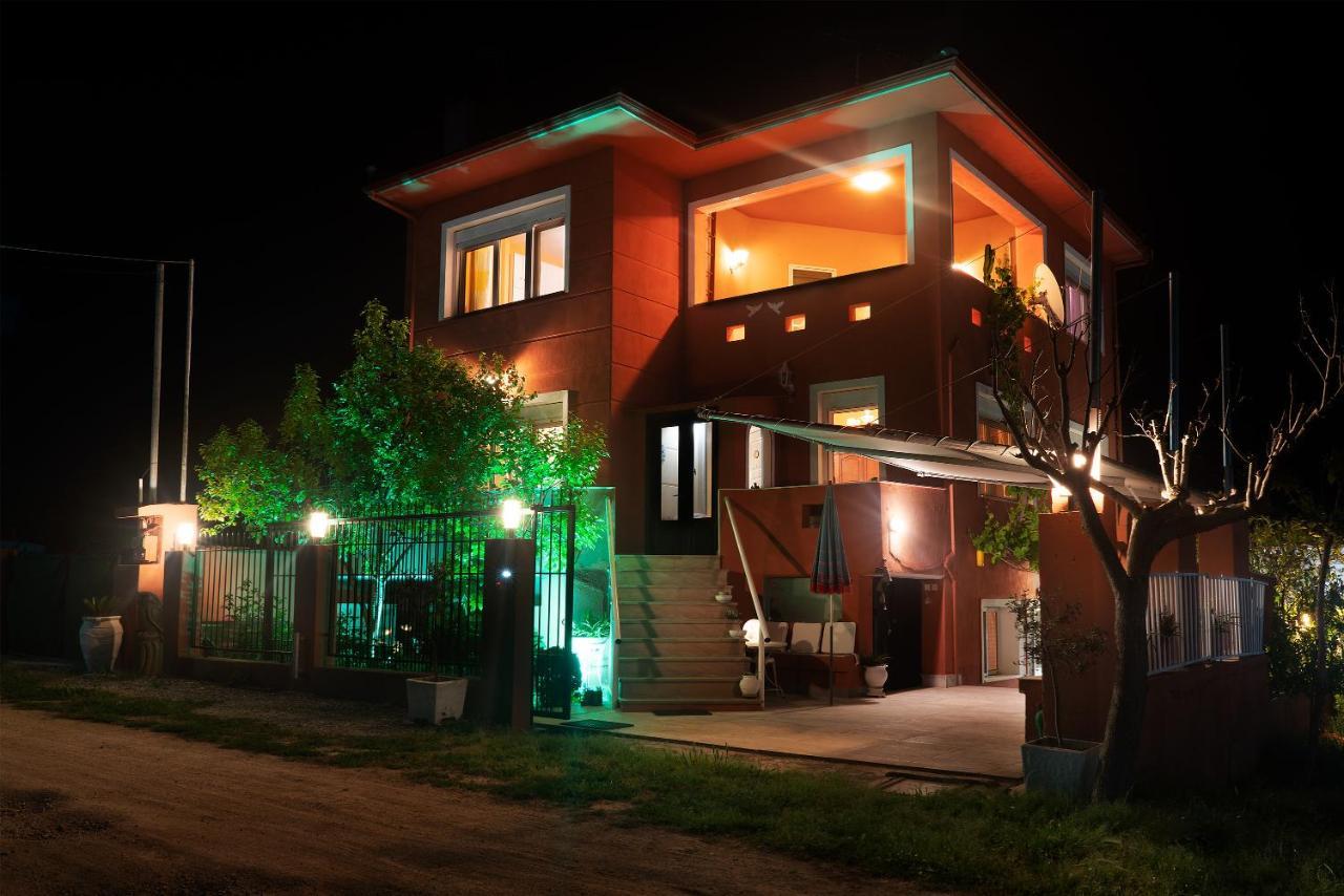 Villa The House Dimitra Nea Fokaia Exterior foto